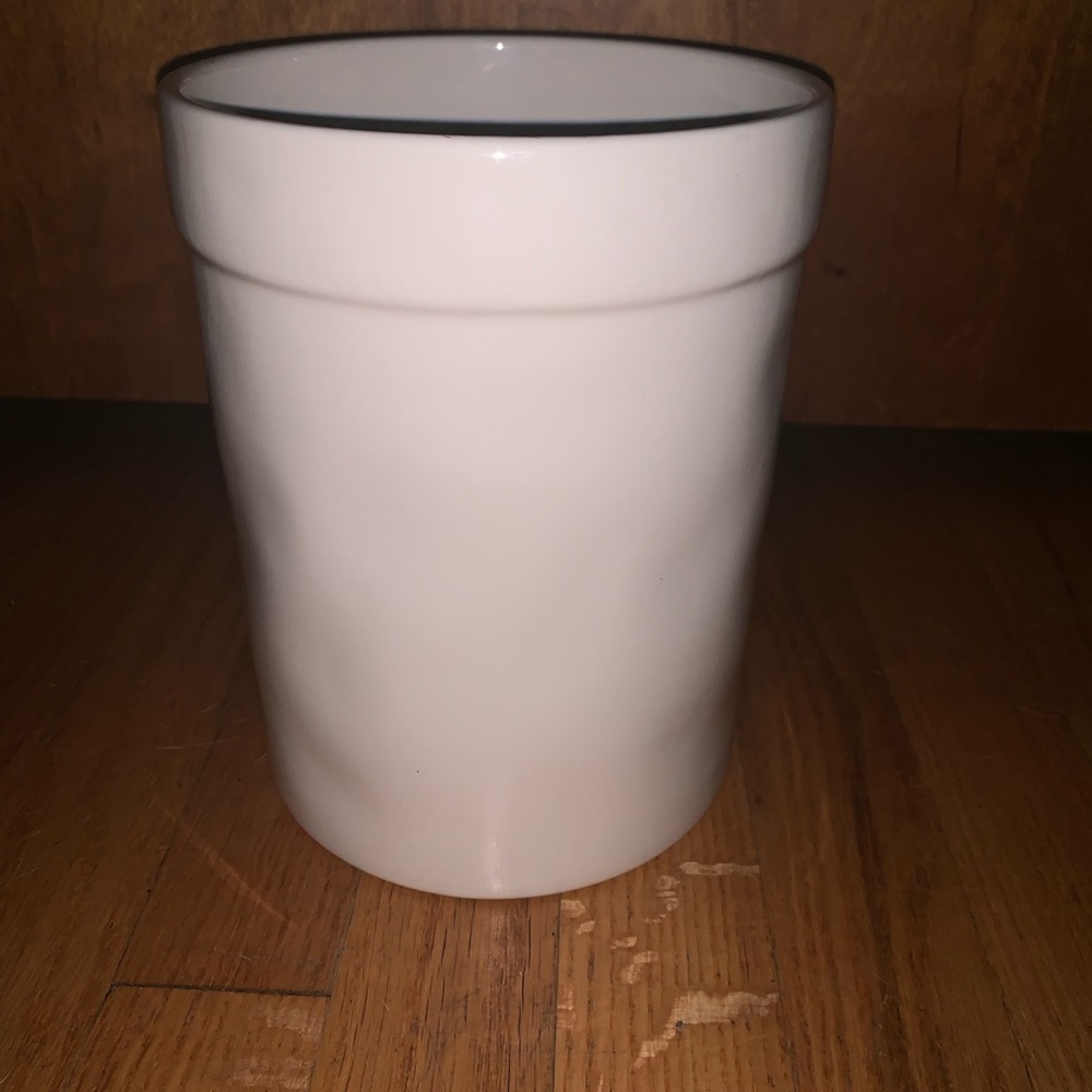 Rae Dunn Merry Christmas Canister - Picture 3 of 3